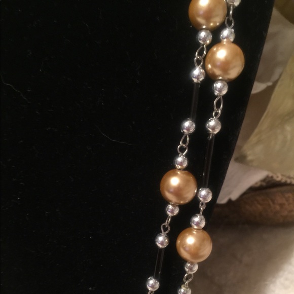 Beautiful hand beaded necklace - Picture 4 of 7